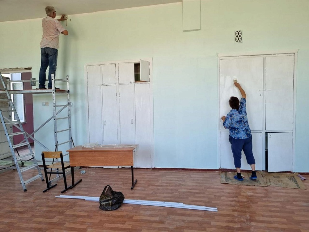 Астраханские школы начали готовить к 1 сентября