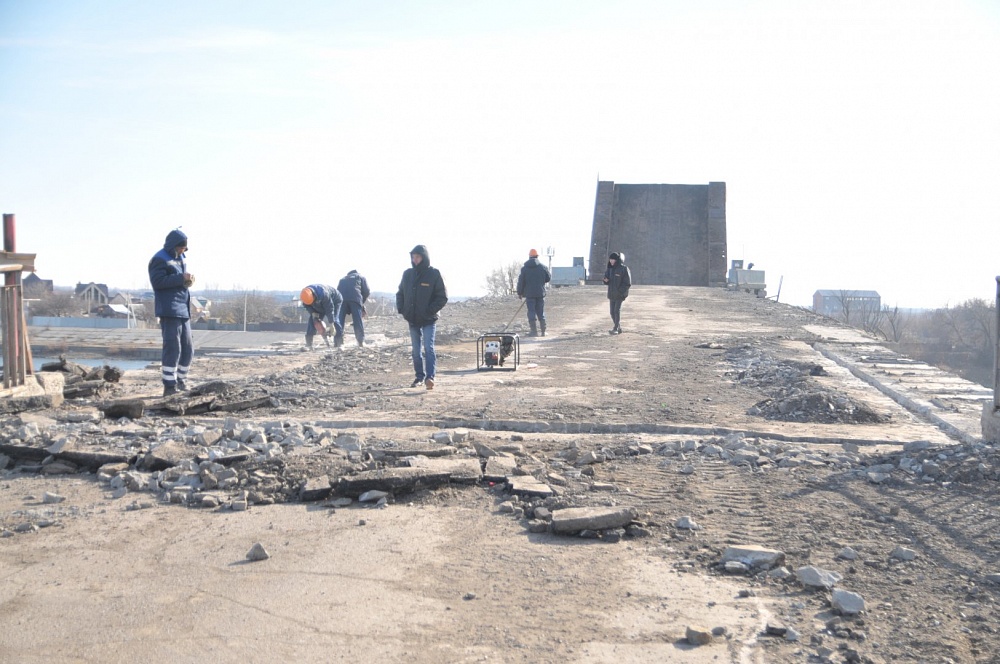 В Астрахани начался демонтаж разводной части Кирикилинского моста