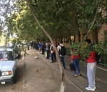 Астраханцы жалуются на стометровые очереди на 52-ю маршрутку