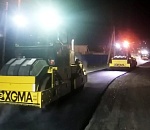 На севере Астрахани кладут новый асфальт, в центре – фрезеруют старый