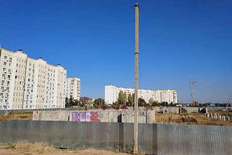 Мэрия Астрахани требует снести военный долгострой, мешающий комплексному развитию территории
