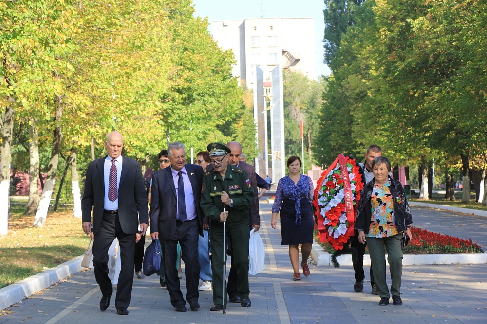 Астраханские ветераны совершили автомарш по городам трудовой доблести