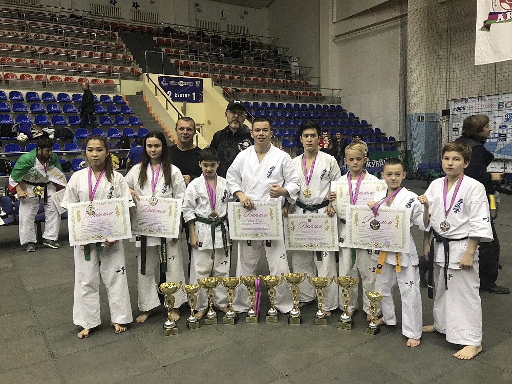 Астраханцы вернулись с чемпионата по каратэ-киокусинкай с медалями