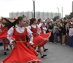 Игорь Седов помог устроить яркий праздник для жителей астраханского микрорайона