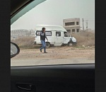 В Астрахани маршрутка с пассажирами вылетела с дороги