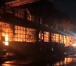 Под Астраханью силы МЧС тушат крупный пожар