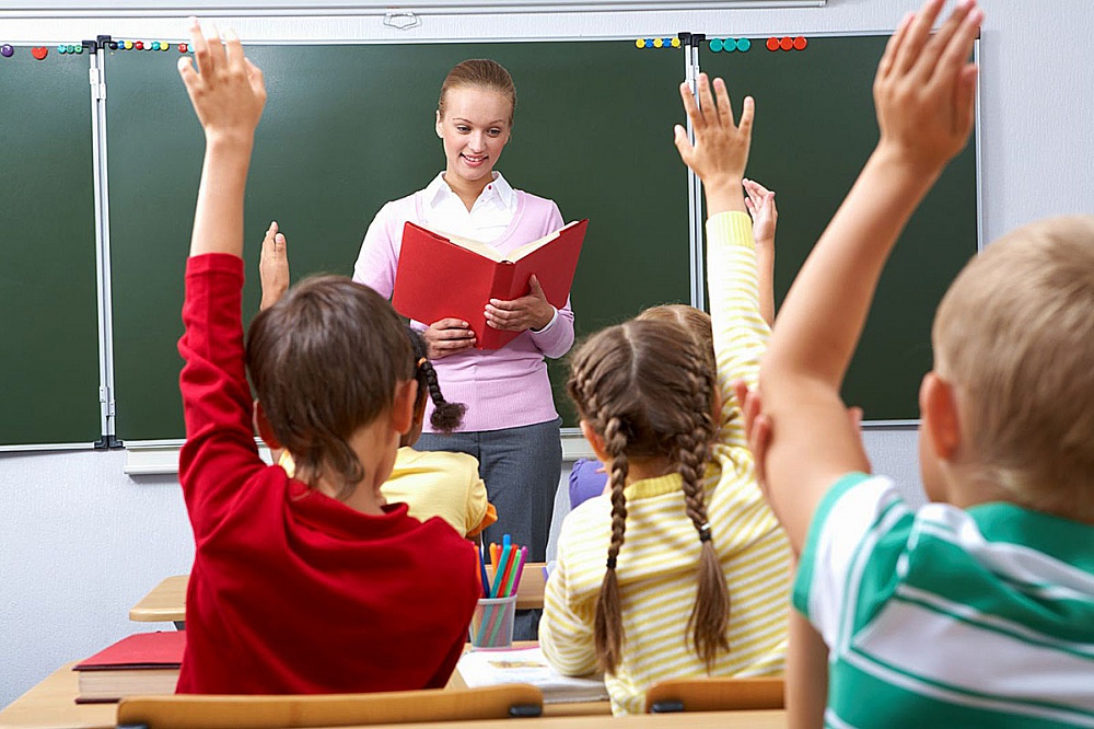 В Астраханской области определены 8 лучших учителей года