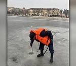 Лед на астраханских каналах поменял цвет