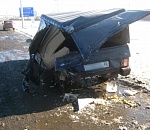 В Астрахани водитель фургона врезался в опору линии электропередач