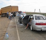 Под Астраханью столкнулись легковушка и «Камаз»