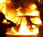 В Астрахани сгорели два автомобиля