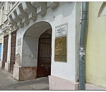 В Астрахани семья из семи человек еле-еле переехала из аварийного дома