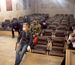 В сети распространяется видео столпотворения в Трусовском РОВД нарушителей карантина