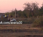 На астраханской трассе ветер опрокинул автомобиль