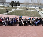 Астраханцы отметили Крымскую весну флешмобом