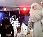 В Астраханской области воспитанников социального центра навестил полицейский Дед Мороз 