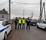 Астраханским водителям напомнили о правилах пересечения железнодорожных переездов