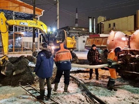 В Астрахани из-за аварии на магистральном водоводе упала подача холодной воды
