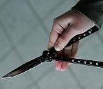 В Астрахани владелец кафе напал с ножом на посетителей