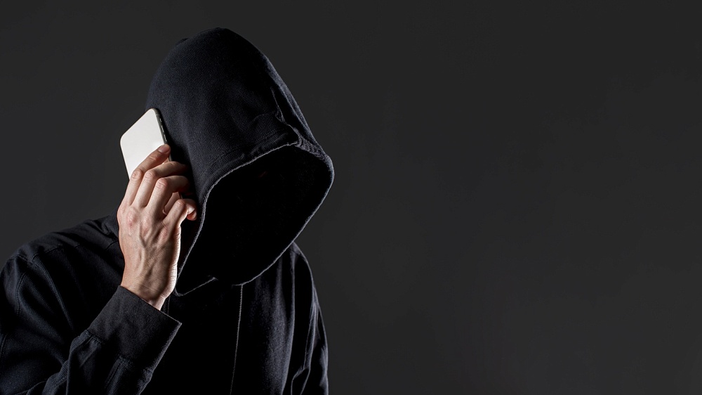 Астраханец продал авто и оформил кредитов на 4 млн рублей после общения с аферистами 