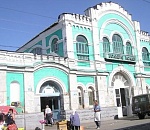 С прилегающей к рынку Большие Исады территории эвакуируют автомобили