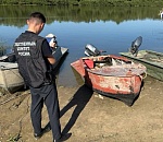 Под Астраханью перевернулась лодка с людьми: тяжело пострадал ребенок