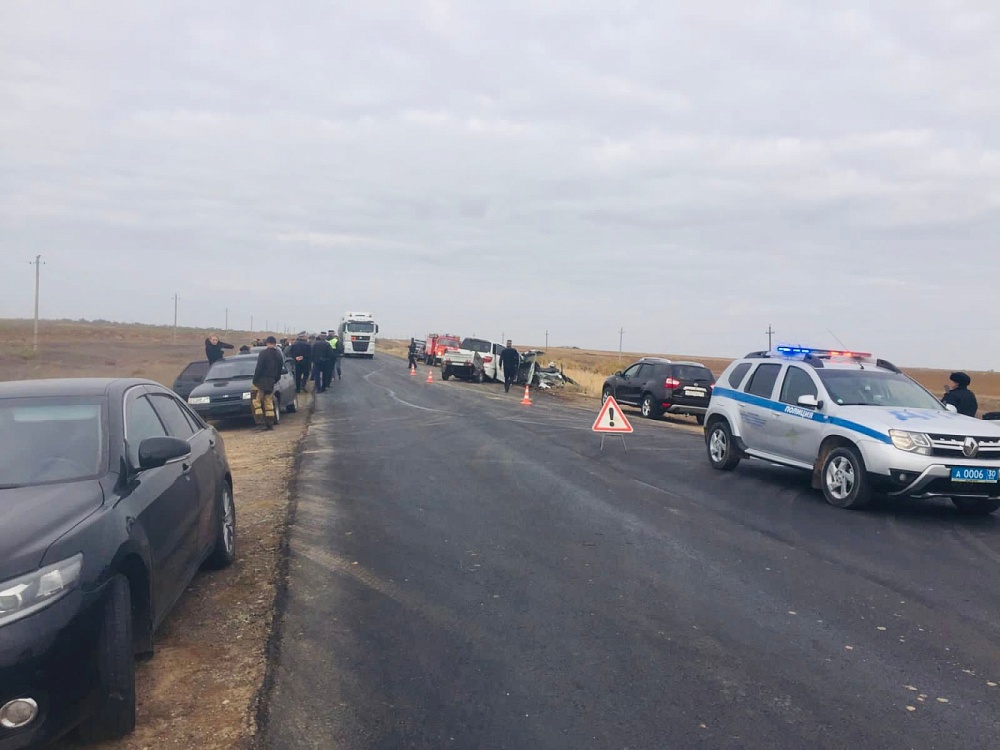 На трассе Астрахань-Волгоград в ДТП погибли три человека