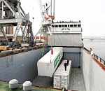 Паром с гуманитарным грузом прибыл в Астрахань из Туркменистана