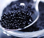 В Астрахани задержали пенсионерку с 6,6 килограммами черной икры