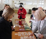 Предпраздничную акцию для пассажиров провели на астраханском вокзале 