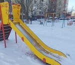 Десятки детей привозят каждый день в астраханскую больницу с травмами после катания с горки