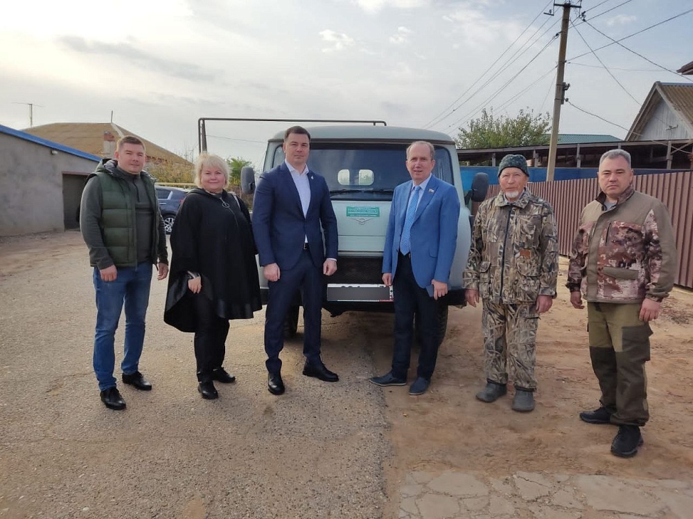 Депутаты Гордумы Астрахани помогли купить УАЗ для фронта