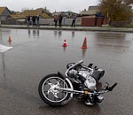 В Астрахани мотоцикл врезался в «КАМАЗ»: один человек погиб