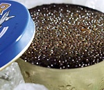 Астраханцы продали оперативнику черную икру и попали под следствие