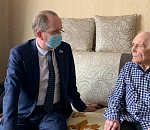 Председатель Гордумы Астрахани Игорь Седов поздравил ветеранов Великой Отечественной войны с 23 февраля