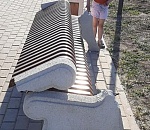 Вандалы "надругались" над парками на Трусовской стороне