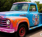 Молодого астраханца привлекли к закону за плохие наклейки и надписи на машине