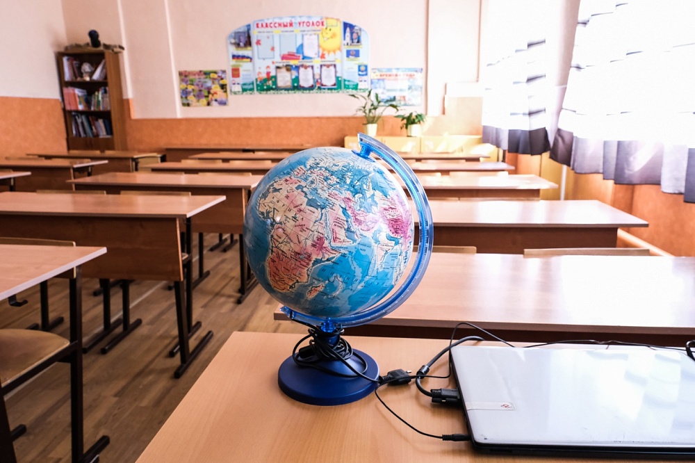 Депутаты астраханской облдумы готовы помочь в подготовке школ к новому учебному году