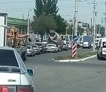 Дежавю: на Боевой в Астрахани огромный затор из-за упавших троллейбусных проводов