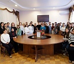 В Астрахани прозвучала поэзия Сергея Есенина на десяти языках