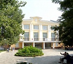 Филармония приглашает послушать музыку на Лебедином озере