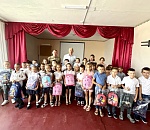 Депутат ГД РФ Леонид Огуль прибыл в ЛНР, чтобы передать детям гуманитарную помощь к школе