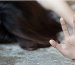 Под Астраханью сельчанин проник в дом знакомой и под угрозой убийства изнасиловал её