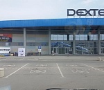 Фото дня: астраханский торговый центр перекрыл парковку для инвалидов