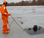 В Астрахани обследуют и очищают дно в местах купелей на Крещение