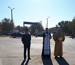 Отец Игорь освятил опасные перекрестки Ахтубинска