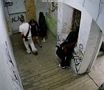 В Астрахани вычислили выпускников, мочившихся в подъезде и хамивших жильцам