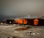 В Астрахани полностью сгорел новый корпус рынка Кутум