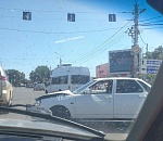 Пенсионерку с травмами увезли в больницу после ДТП у «Ярмарки» в Астрахани