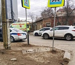 В Астрахани на "зебре" сбили маму с 12-летним сыном